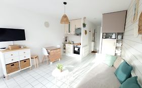 Cocon Moderne, Piscine, Parking, Proche Plage